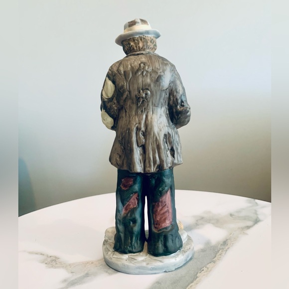 Emmet Kelly Jr. Vintage Collectable Figurine Clown sweeping with broom - Picture 2 of 3